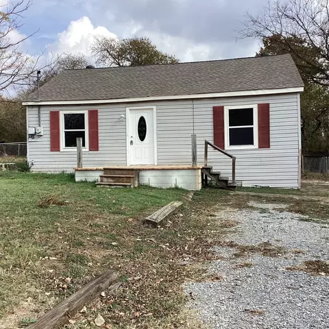 1506 S Travis St, Denison, TX 75021