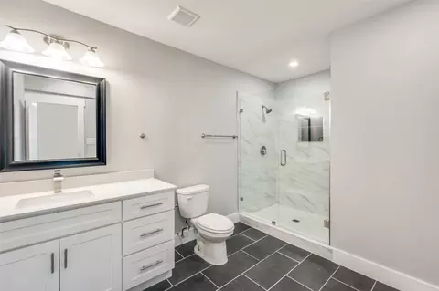 Bath - 105 Shadow Ln, Euless, TX 76039 photo 2 of 7