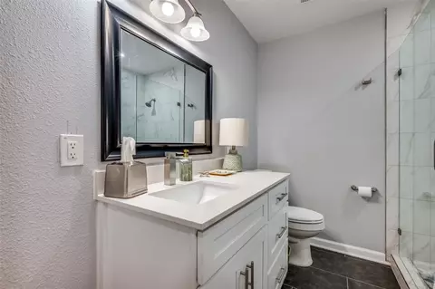 Bath - 105 Shadow Ln, Euless, TX 76039 photo 3 of 7
