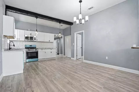 1107 E Allen Ave, Fort Worth, TX 76104