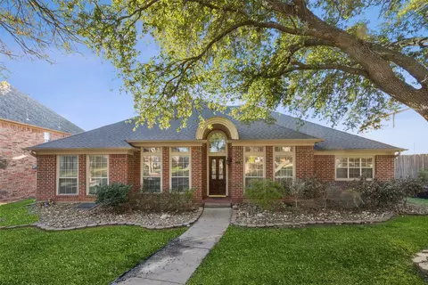 8036 Sunscape Ln, Fort Worth, TX 76123