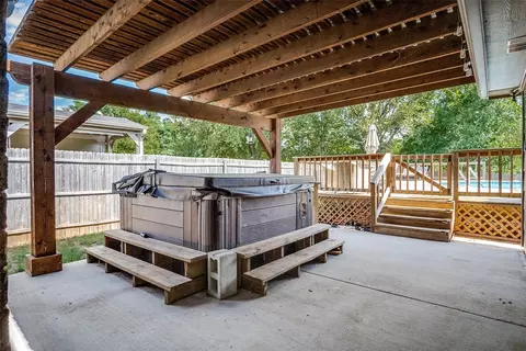 227 Walnut Bend Rd, Springtown, TX 76082 photo 3
