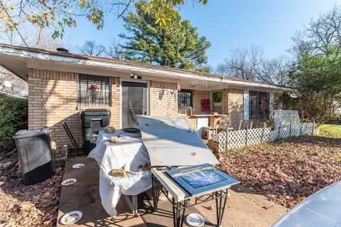 923 Dubois St, Denison, TX 75020
