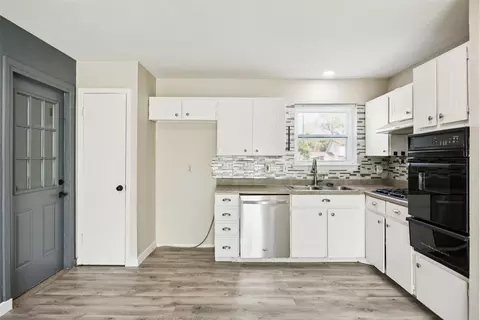 Kitchen - 702 Shelmar Dr, Euless, TX 76039 photo 1 of 1