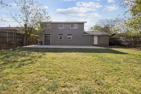 Exterior - 702 Shelmar Dr, Euless, TX 76039 photo 3 of 3