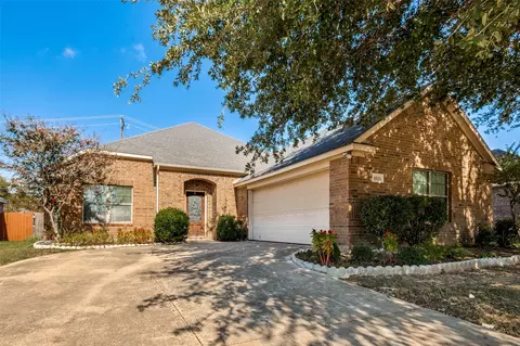 1615 Ridgemar Dr, Grand Prairie, TX 75051