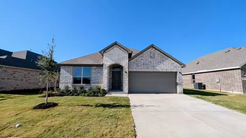 1233 Beltway Ln, Granbury, TX 76048
