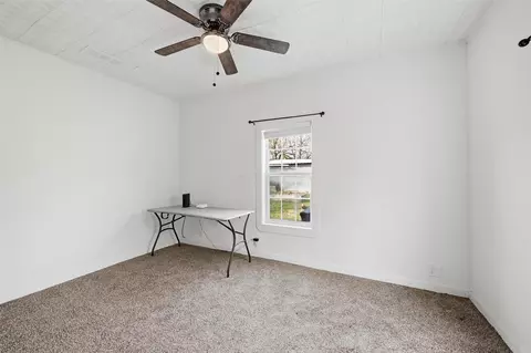 Bedroom - 507 E Maple St, Whitewright, TX 75491 photo 3 of 4