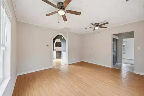 Living - 507 E Maple St, Whitewright, TX 75491 photo 1 of 3