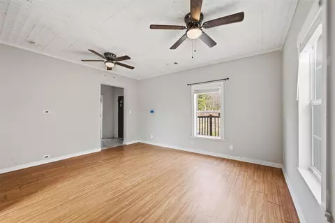 Living - 507 E Maple St, Whitewright, TX 75491 photo 2 of 3