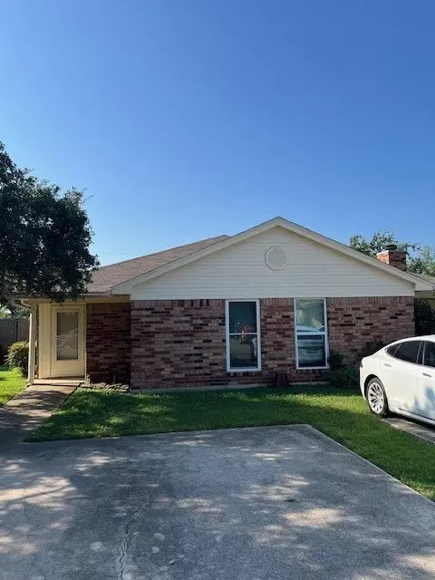 812 Woodland Ct #7A & 7B, Kennedale, TX 76060