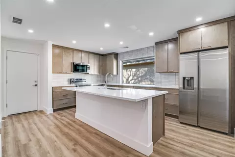 Kitchen - 4727 Ashbrook Rd, Dallas, TX 75227 photo 1 of 3