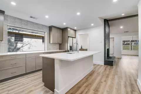 Kitchen - 4727 Ashbrook Rd, Dallas, TX 75227 photo 2 of 3