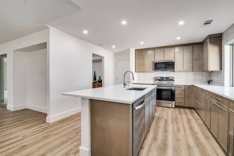 Kitchen - 4727 Ashbrook Rd, Dallas, TX 75227 photo 3 of 3