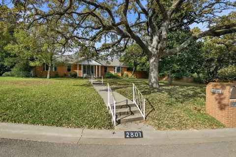 2801 Longfellow Ln, Denton, TX 76209