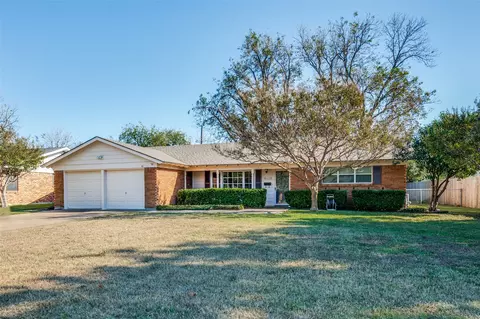 6113 Trail Lake Dr, Fort Worth, TX 76133