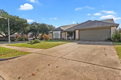 8114 Azzurra Dr, Rowlett, TX 75089