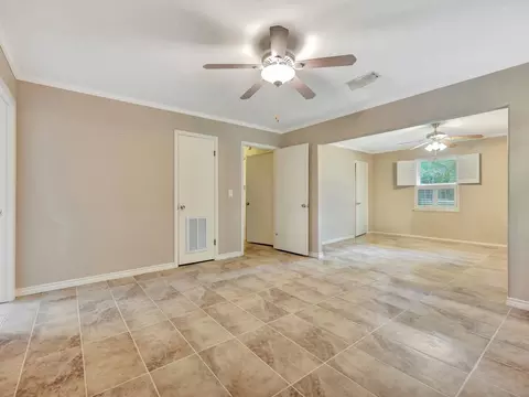 Living - 151 Lancewood Cir, Lufkin, TX 75904 photo 9 of 12
