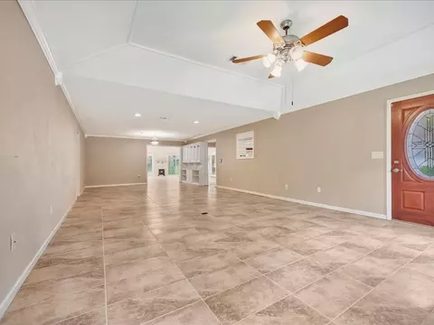 Living - 151 Lancewood Cir, Lufkin, TX 75904 photo 3 of 12