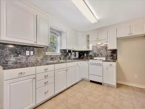 Kitchen - 151 Lancewood Cir, Lufkin, TX 75904 photo 5 of 5