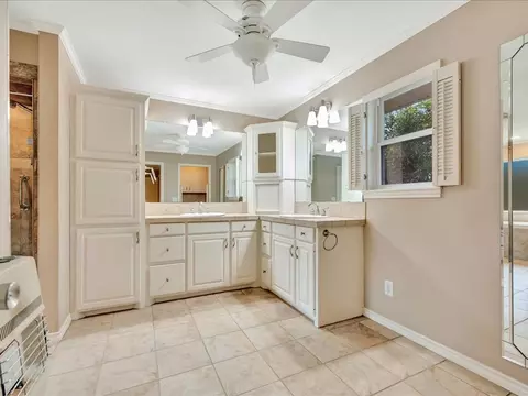 Bath - 151 Lancewood Cir, Lufkin, TX 75904 photo 2 of 4