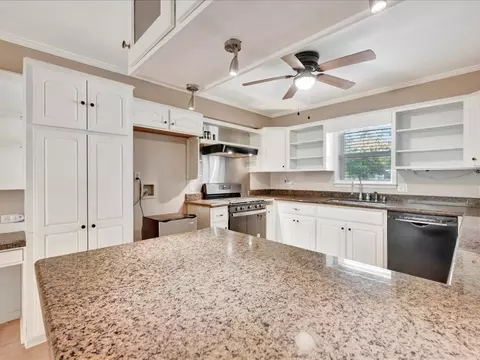 Kitchen - 151 Lancewood Cir, Lufkin, TX 75904 photo 3 of 5