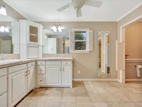 Bath - 151 Lancewood Cir, Lufkin, TX 75904 photo 4 of 4