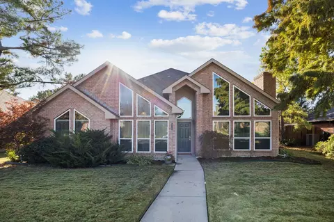 1115 Shawnee Trl, Carrollton, TX 75007