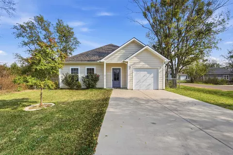 100 Winchester Cir, Gun Barrel City, TX 75156