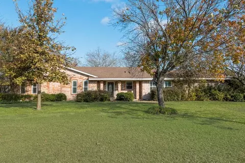 119 Burkett Ln, Pecan Hill, TX 75154