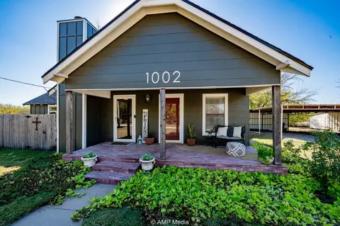 1002 Maple St, Stamford, TX 79553
