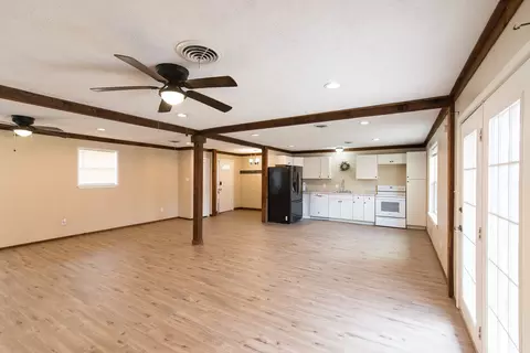 Living - 2501 Park St, Commerce, TX 75428 photo 4 of 4