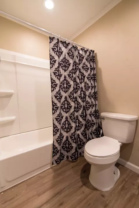 Bath - 2501 Park St, Commerce, TX 75428 photo 1 of 4