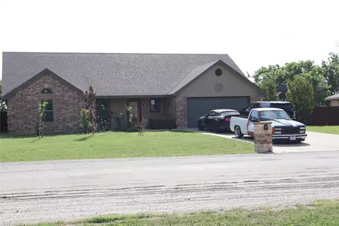 902 El Campo Dr, Rio Vista, TX 76093