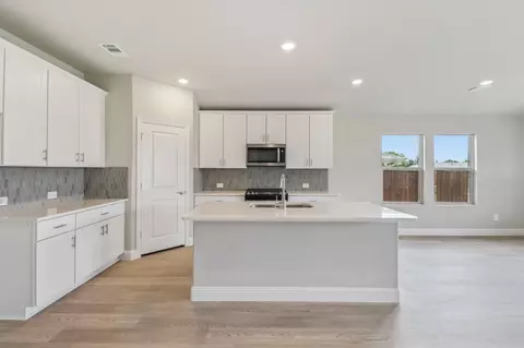 4102 Joe Pool Dr, Farmersville, TX 75442