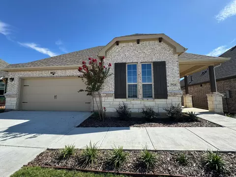5924 Carmona Trl, Fort Worth, TX 76123