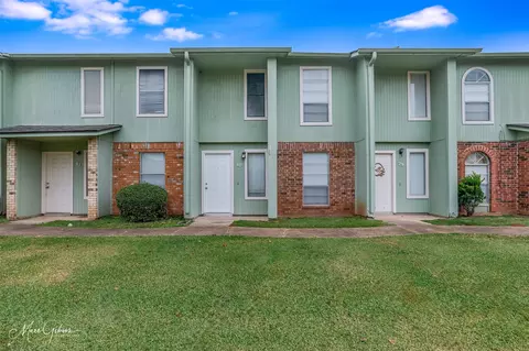 5705 E Texas St #80, Bossier City, LA 71111