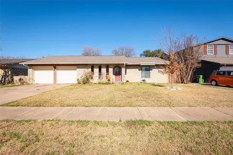 2005 Inverness Dr, Carrollton, TX 75007