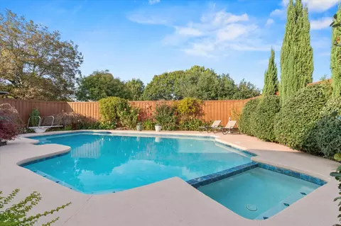 2401 Bluffton Dr, Plano, TX 75075