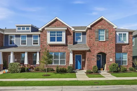 3941 Hometown Blvd, Forney, TX 75126