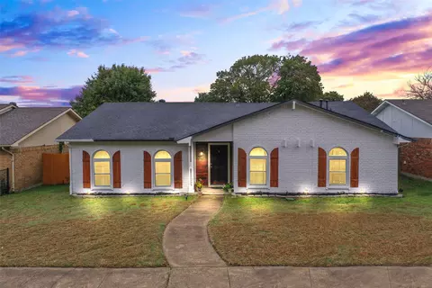 7306 Blackwillow Ln, Dallas, TX 75249