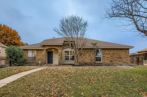 943 Aspen Dr, Desoto, TX 75115