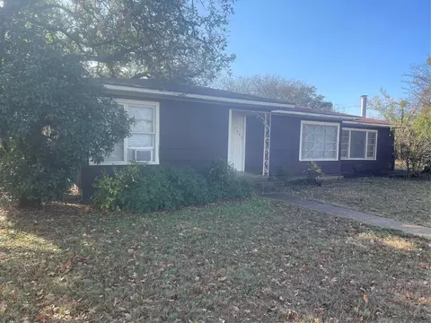 201 S Hillcrest Ave, Eastland, TX 76448
