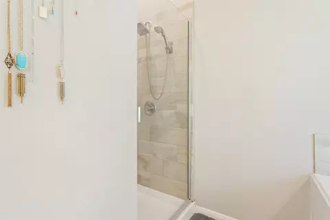 Bath - 10204 Driskill Dr, Waco, TX 76708 photo 3 of 4