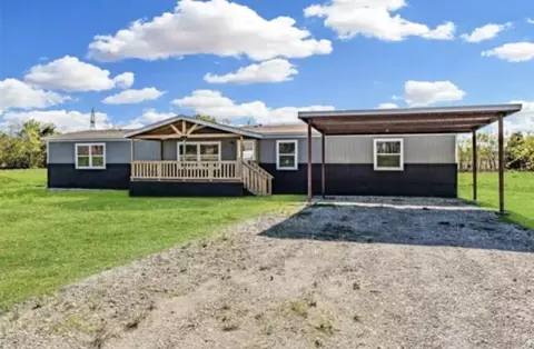5017 Dove St, Greenville, TX 75402