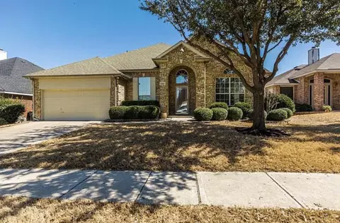 8412 Muirwood Trl, Fort Worth, TX 76137