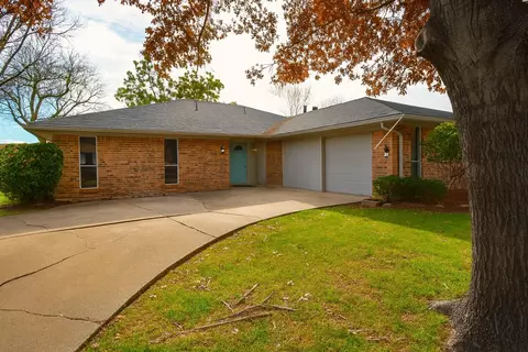 7210 Lakeshore Dr, Rowlett, TX 75089