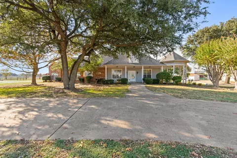 554 Glenn Ln, Red Oak, TX 75154