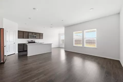 1708 Misty Meadow Ln, Lancaster, TX 75146