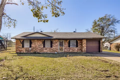 113 E Oak St, Gunter, TX 75058